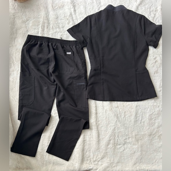 FIGS scrub set - Picture 2 of 3